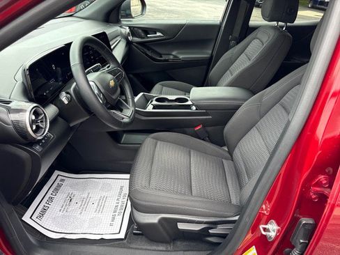 Used 2025 Chevrolet Equinox LT w/ Safety and Technology Package AWD/4WD image 15