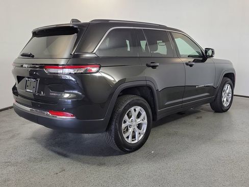 Used 2023 Jeep Grand Cherokee Limited w/ Trailer Tow Prep Group (B) AWD/4WD image 6