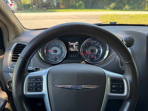 Used 2013 Chrysler Town & Country Touring-L w/ Entertainment Group #2 FWD image 45
