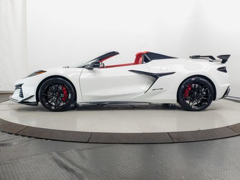Used 2025 Chevrolet Corvette Z06 w/ Battery Protection Package RWD image 5