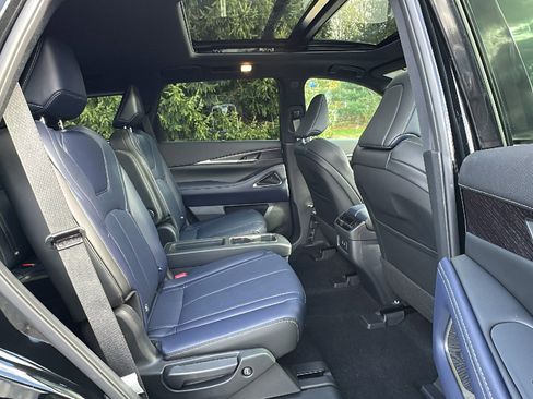 New 2026 INFINITI QX60 Sport image 10