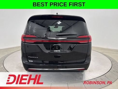 New 2026 Chrysler Pacifica Select FWD image 6