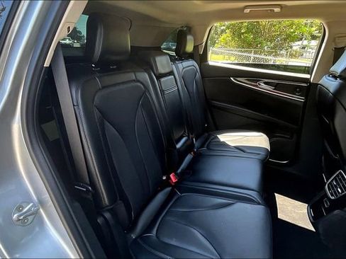 Used 2022 Lincoln Nautilus Reserve image 22