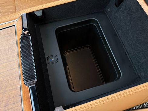 Used 2022 Jeep Grand Wagoneer Series III w/ Rear Seat Video Group 1 image 45