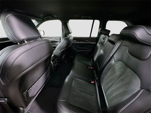 New 2026 Jeep Grand Cherokee Laredo image 17