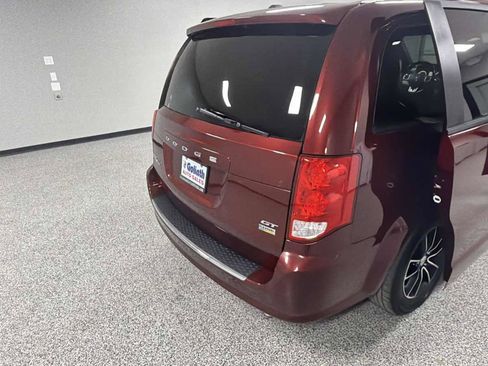 Used 2019 Dodge Grand Caravan GT image 29