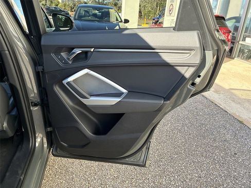 Used 2025 Audi Q3 2.0T Premium image 30