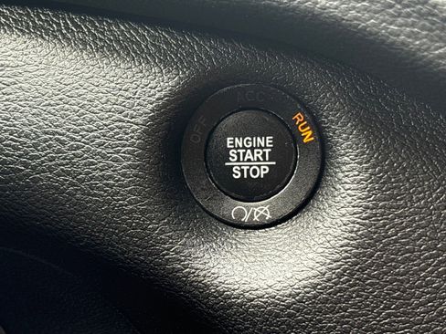 Used 2021 Jeep Cherokee Latitude Lux w/ Sun & Sound Group image 21