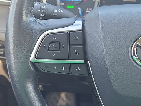 Used 2021 Toyota Highlander Limited image 23