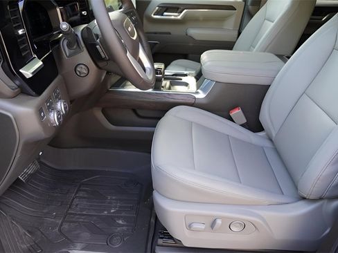 New 2026 GMC Sierra 1500 SLT image 14