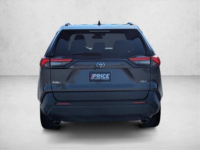 Used 2021 Toyota RAV4 XLE Premium FWD image 6