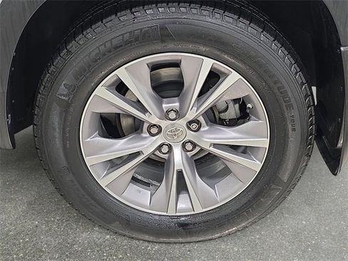 Used 2015 Toyota Highlander XLE image 33