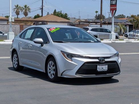 Used 2023 Toyota Corolla LE FWD image 3