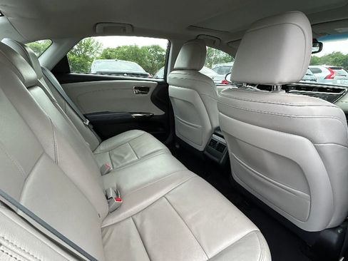Used 2013 Toyota Avalon XLE Touring FWD image 33