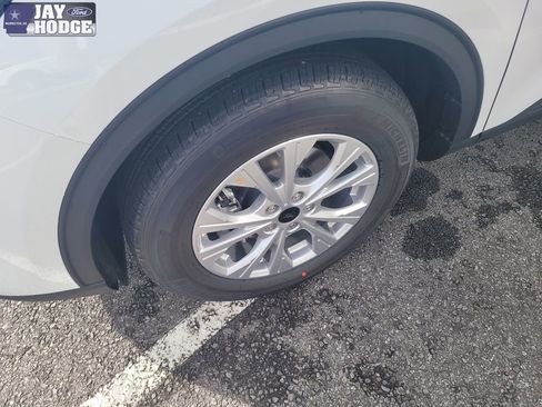 New 2026 Ford Escape Active image 9