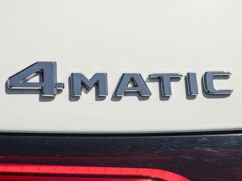 Used 2025 Mercedes-Benz GLC 300 4MATIC image 6