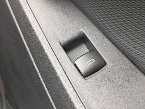 New 2026 Chevrolet Equinox LT image 30