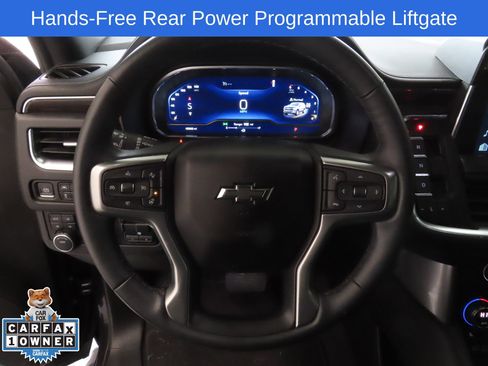 Used 2023 Chevrolet Suburban Z71 w/ Luxury Package image 16