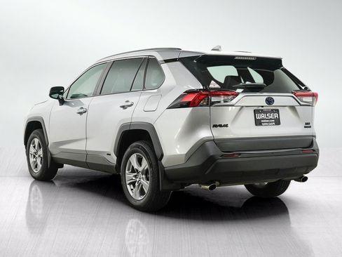 Used 2022 Toyota RAV4 XLE w/ Convenience Package AWD/4WD image 3