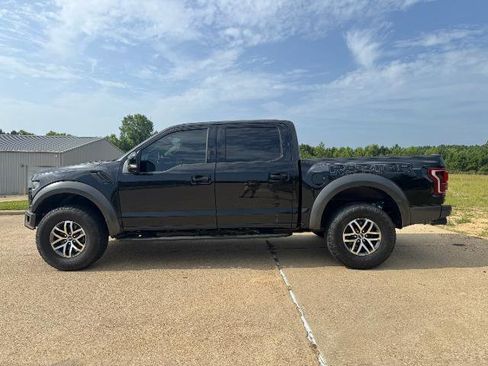 Used 2018 Ford F150 Raptor w/ Equipment Group 802A Luxury image 5