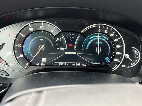 Used 2018 BMW 530e w/ Premium Package 2 RWD image 14