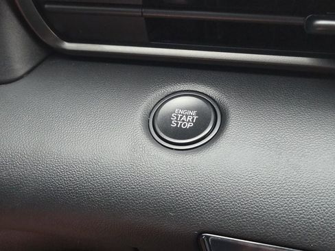 Used 2025 Hyundai Elantra Sport FWD image 25