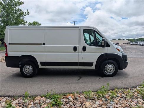 Used 2023 RAM ProMaster 2500 w/ Driver Convenience Group FWD image 6