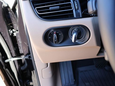 New 2025 Porsche Macan S image 32