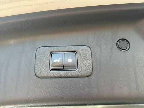 Used 2021 Nissan Armada Platinum AWD/4WD image 6