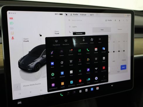 Used 2023 Tesla Model Y Long Range AWD/4WD image 36