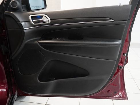 Used 2020 Jeep Grand Cherokee Limited w/ Premium Lighting Group image 32