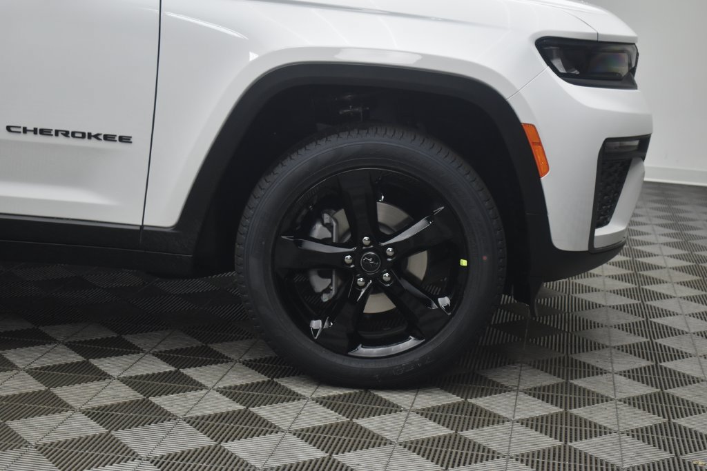 New 2027 Jeep Grand Cherokee Limited AWD/4WD image 10