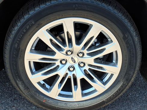 New 2026 Ford Explorer Platinum RWD image 5