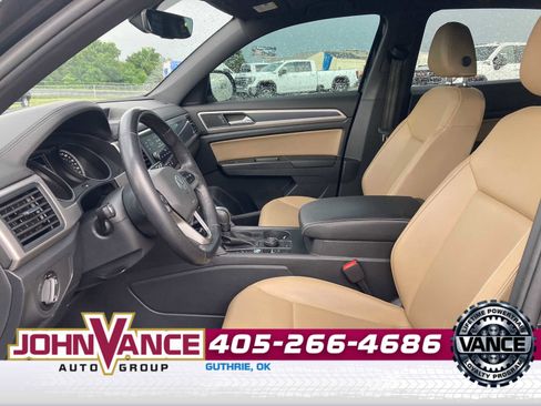 Used 2020 Volkswagen Atlas Cross Sport SE AWD/4WD image 3