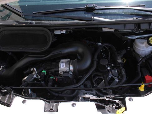 Used 2025 Ford Transit 350 XLT RWD image 4