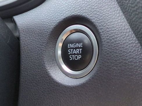 Used 2025 Toyota Corolla SE image 28