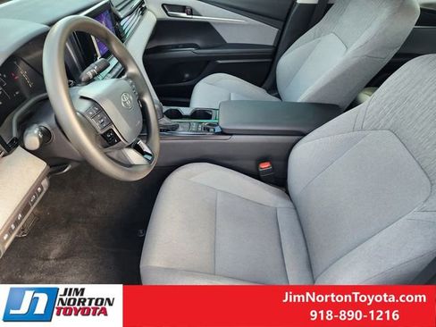 Used 2025 Toyota Camry LE w/ Convenience Package FWD image 14