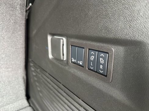 Used 2025 Chevrolet Tahoe LT w/ Comfort Package image 44