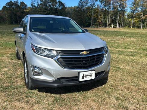 Used 2019 Chevrolet Equinox LS AWD/4WD image 3
