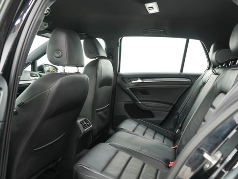 Used 2019 Volkswagen Golf R 4-Door AWD/4WD image 18