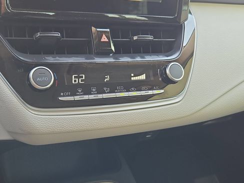 Used 2024 Toyota Corolla LE FWD image 17