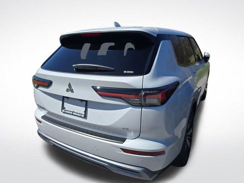New 2026 Mitsubishi Outlander SE image 5