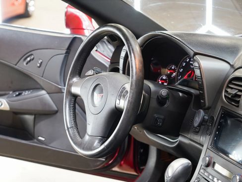 Used 2007 Chevrolet Corvette Coupe w/ Preferred Equipment Group RWD image 50