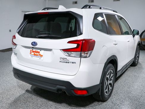 Used 2023 Subaru Forester Premium AWD/4WD image 7