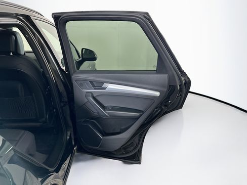 Used 2025 Audi Q5 2.0T Premium image 31