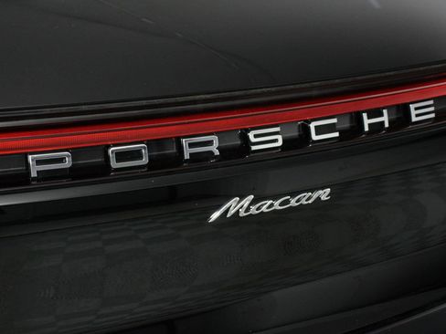 New 2026 Porsche Macan image 22