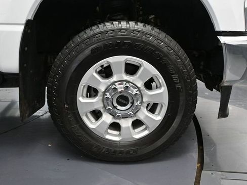 Used 2024 Ford F350 XLT w/ FX4 Off-Road Package image 16