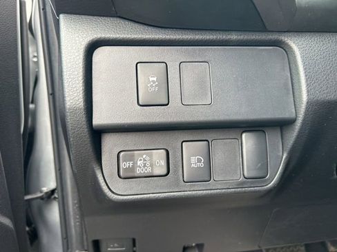 Used 2023 Toyota Tacoma SR5 AWD/4WD image 16