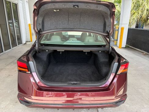 Used 2025 Nissan Altima 2.5 SV FWD image 31