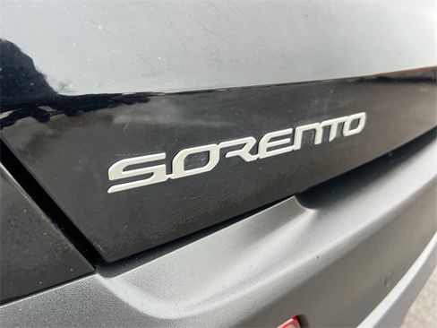 Used 2023 Kia Sorento S w/ Panoramic Sunroof Package image 32